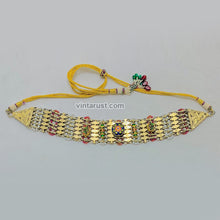 Load image into Gallery viewer, Vintage Style Golden Metal Choker Necklace