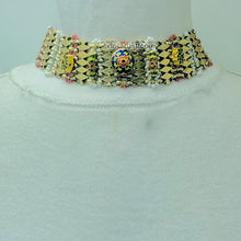 Load image into Gallery viewer, Vintage Style Golden Metal Choker Necklace
