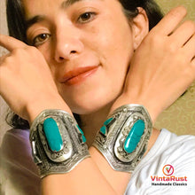 Load image into Gallery viewer, Vintage Turquoise Stone Cuff Bracelet