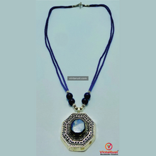 Load image into Gallery viewer, Blue Lapis Lazuli Stone Pendant Necklace