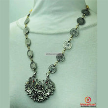 Load image into Gallery viewer, Vintage Beaded Coins Necklace With Dangling Pendant