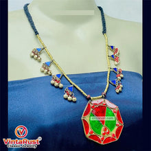 Load image into Gallery viewer, Red and Green Afghan Pendant Necklace