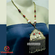 Load image into Gallery viewer, Wooden Beaded Necklace With Dangling Pendant