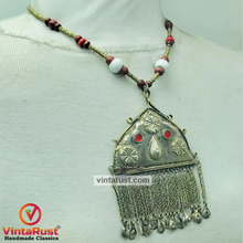 Load image into Gallery viewer, Wooden Beaded Necklace With Dangling Pendant