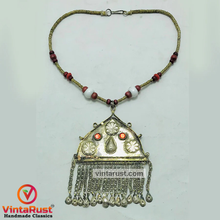 Load image into Gallery viewer, Wooden Beaded Necklace With Dangling Pendant