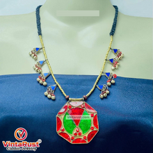 Load image into Gallery viewer, Red and Green Glass Stone Pendant Necklace