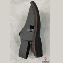 Load image into Gallery viewer, Men's Classic Grey Leather Peshawari Chappal