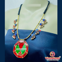 Load image into Gallery viewer, Red and Green Glass Stone Pendant Necklace