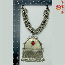 Load image into Gallery viewer, Vintage Handmade Silver Pendant Necklace