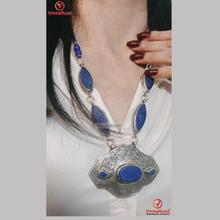 Load image into Gallery viewer, Vintage Blue Lapis Lazuli Stone Necklace