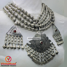 Load image into Gallery viewer, Metal Beaded Necklace With Dangling Pendants