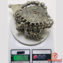 Load image into Gallery viewer, Metal Beaded Necklace With Dangling Pendants