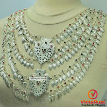 Load image into Gallery viewer, Vintage Multilayers Bib Necklace With Red and Green Jewels