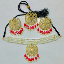 Load image into Gallery viewer, White Pearls Handmade Beaded Jewelry Set