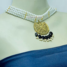 Load image into Gallery viewer, White Pearls Handmade Beaded Jewelry Set
