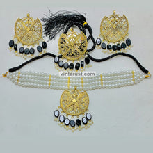 Load image into Gallery viewer, White Pearls Handmade Beaded Jewelry Set