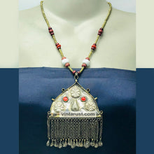 Load image into Gallery viewer, Wooden Beaded Necklace With Dangling Pendant