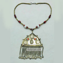 Load image into Gallery viewer, Wooden Beaded Necklace With Dangling Pendant