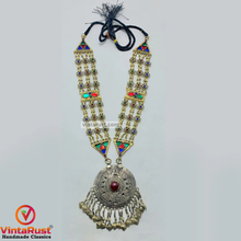 Load image into Gallery viewer, Antique Big Pendant Necklace With Tassels