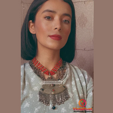Load image into Gallery viewer, Multilayers Beaded Necklace With Silver Vintage Pendant