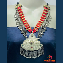 Load image into Gallery viewer, Multilayers Beaded Necklace With Silver Vintage Pendant
