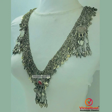 Load image into Gallery viewer, Long Pendant Rustic Necklace With Tassels