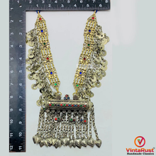 Load image into Gallery viewer, Vintage Big Pendant Necklace With Dangling Tassels