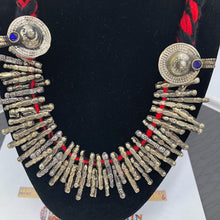 Load image into Gallery viewer, Antique Spikes Red Choker Necklace