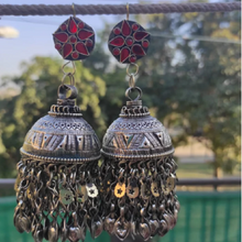 Load image into Gallery viewer, Jhumka Earrings with Pink Glass Stones And Beads