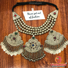 Load image into Gallery viewer, Vintage Layered Choker Necklace with Silver Metal Beads