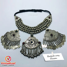 Load image into Gallery viewer, Vintage Layered Choker Necklace with Silver Metal Beads