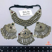 Load image into Gallery viewer, Vintage Layered Choker Necklace with Silver Metal Beads