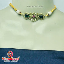 Load image into Gallery viewer, Statement Choker Necklace With Earrings
