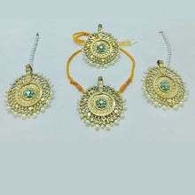 Load image into Gallery viewer, Pearls And Golden Big Motif Jewelry Set