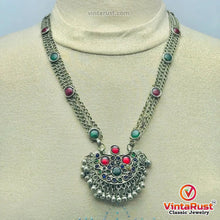 Load image into Gallery viewer, Antique Pendant Necklace Inlaid With Red and Green Glass Stones