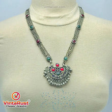 Load image into Gallery viewer, Antique Pendant Necklace Inlaid With Red and Green Glass Stones