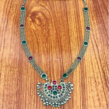Load image into Gallery viewer, Antique Pendant Necklace Inlaid With Red and Green Glass Stones