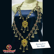 Load image into Gallery viewer, Bib Necklace With Two Layers Pendants