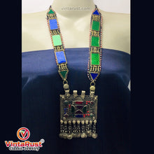 Load image into Gallery viewer, Blue and Green Long Chain Pendant Necklace