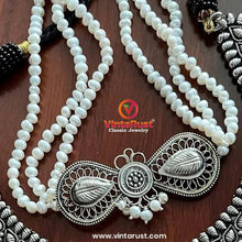 Load image into Gallery viewer, Bow and Pearls Beaded Choker Necklace