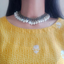 Load image into Gallery viewer, Statement Collar Choker Necklace With Pearls