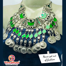 Load image into Gallery viewer, Tribal Green Long Tassels Choker Necklace