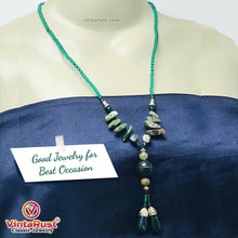 Load image into Gallery viewer, Green Stones Beaded Pendant Necklace