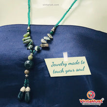 Load image into Gallery viewer, Green Stones Beaded Pendant Necklace