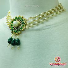 Load image into Gallery viewer, Green Stone and White Pearls Jewelry Set