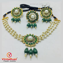 Load image into Gallery viewer, Green Stone and White Pearls Jewelry Set