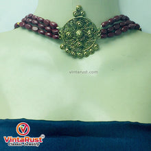 Load image into Gallery viewer, Handmade Beaded Jewelry Set With Golden Metal Motif