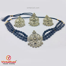 Load image into Gallery viewer, Handmade Beaded Jewelry Set With Golden Metal Motif