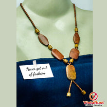 Load image into Gallery viewer, Vintage Wooden Beaded Style Necklace