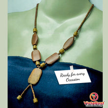 Load image into Gallery viewer, Vintage Wooden Beaded Style Necklace